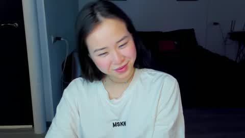 Snapshot of ginnycherry chatting on 03.06.25 Ginny online show from 03.06.25