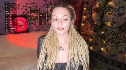 Snapshot of ginnyhotbeat chatting on 09.08.25 Ginny online show from 09.08.25