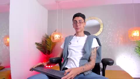 Snapshot of gio_carangi chatting on 06.24.26 Gio Carangi online show from 06.24.26