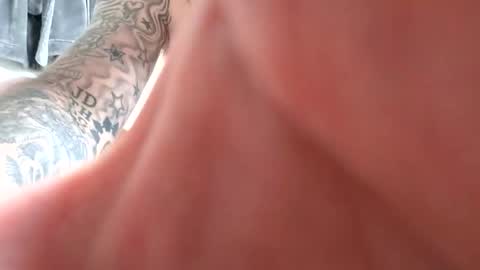 Snapshot of giordano4life chatting on 10.22.25 TheHoeD online show from 10.22.25