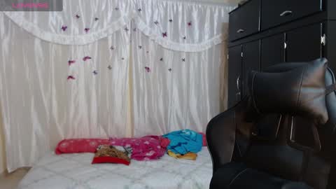 Snapshot of giorgia_xue53 chatting on 02.26.25 Mary online show from 02.26.25