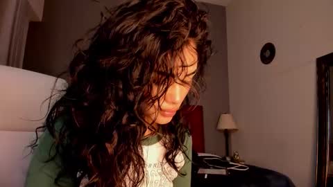 Snapshot of giovanna_oliveira chatting on 02.27.26 Giovanna online show from 02.27.26