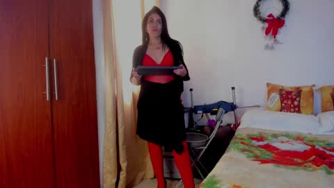 Snapshot of girasol_walton chatting on 12.10.24 Girasol Walton online show from 12.10.24