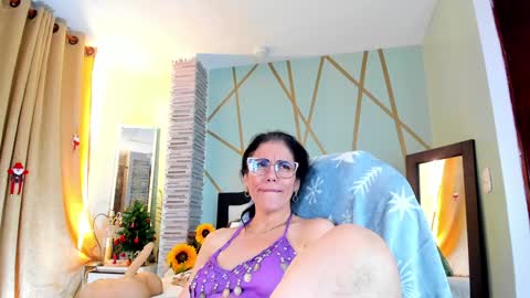 Snapshot of girasol_walton chatting on 12.26.24 Girasol Walton online show from 12.26.24
