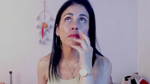Snapshot of girasol_walton chatting on 01.07.25 Girasol Walton online show from 01.07.25