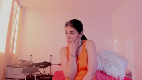 Snapshot of girasol_walton chatting on 02.06.25 Girasol Walton online show from 02.06.25