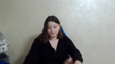 Snapshot of girl_leya chatting on 12.12.24 girl_leya online show from 12.12.24