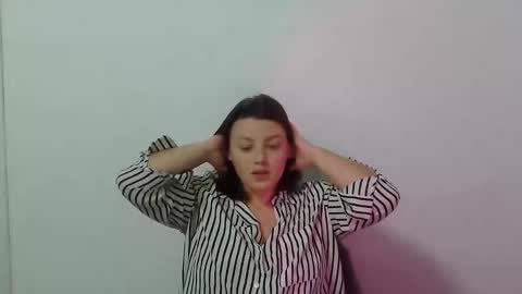 Snapshot of girl_leya chatting on 10.12.25 girl_leya online show from 10.12.25