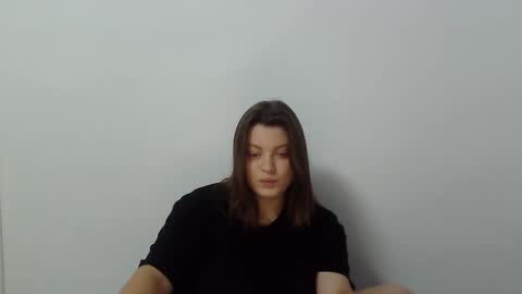 girl_leya online show from 10.31.25