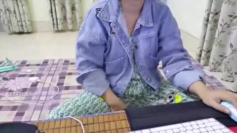 girlhanoi online show from 10.22.25