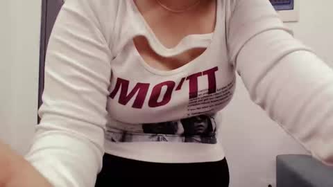 Snapshot of girlhanoi chatting on 02.08.26 girlhanoi online show from 02.08.26