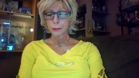 Snapshot of girlinrock chatting on 06.19.26 Girlinrock online show from 06.19.26