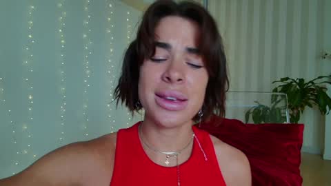 Snapshot of girlnextd00r_ chatting on 01.16.25 Hanna online show from 01.16.25