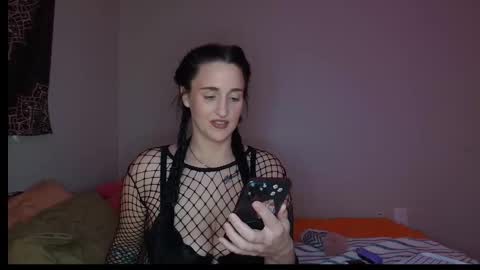 Snapshot of girlofurdreamsxxxxox chatting on 12.04.25 Camille online show from 12.04.25