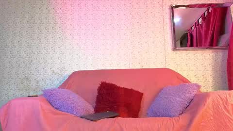 girls_the_medellin23_aws online show from 10.19.25