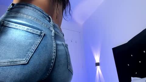Snapshot of gisell_antonella chatting on 04.07.26 Gisell online show from 04.07.26