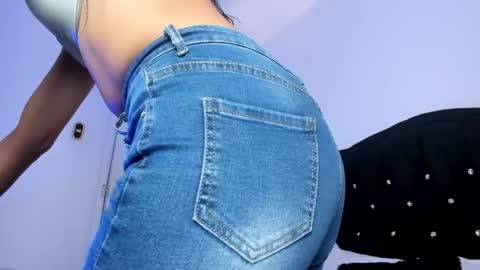 Snapshot of gisell_antonella chatting on 04.13.26 Gisell online show from 04.13.26