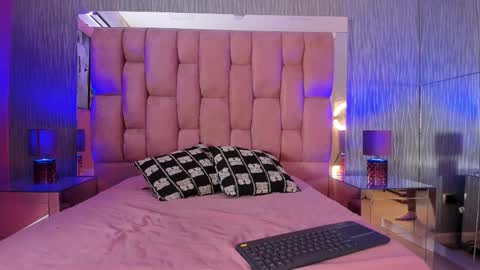 Snapshot of giselle_louise chatting on 01.14.26 giselle_louise online show from 01.14.26