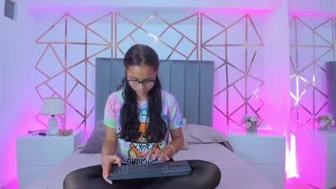 GISELLE ROLDAN online show from 01.24.25