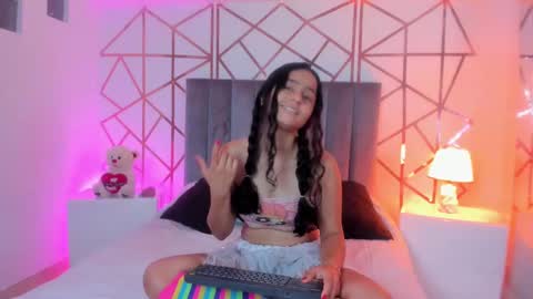 GISELLE ROLDAN online show from 02.23.25