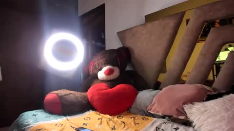 . Gisel Reyes . online show from 12.02.25