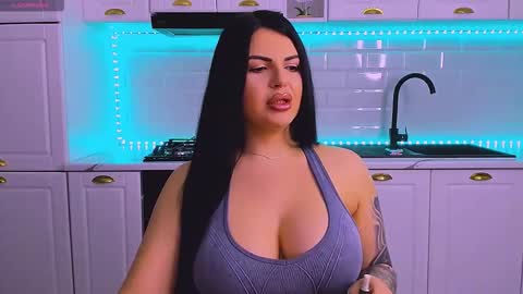 Giulia online show from 03.25.26