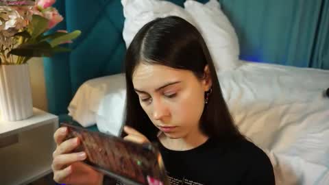 Agness online show from 12.18.25