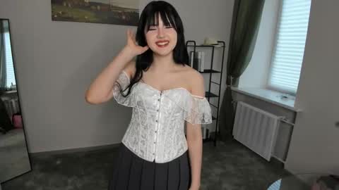 Snapshot of glad2be_yours chatting on 11.21.25 Shine online show from 11.21.25