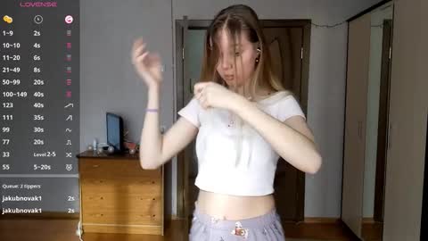 Snapshot of gladissoter chatting on 02.08.26 Violetta online show from 02.08.26