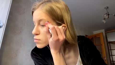 gladyswigg online show from 04.15.26