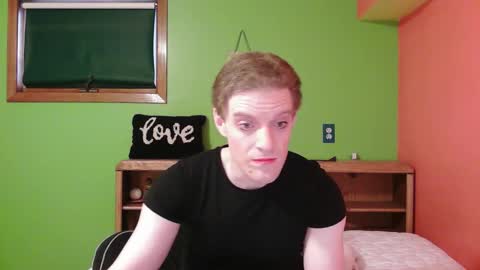 Snapshot of glamtransgoddess15 chatting on 01.18.26 glam trans goddess online show from 01.18.26