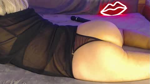 Pauline online show from 12.23.24