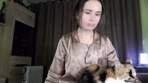 Snapshot of glassi chatting on 02.21.25 glassi online show from 02.21.25