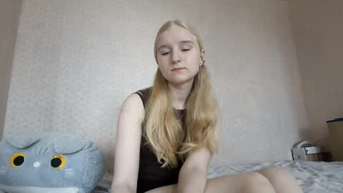 Snapshot of glennabeem chatting on 04.08.26 Laura online show from 04.08.26