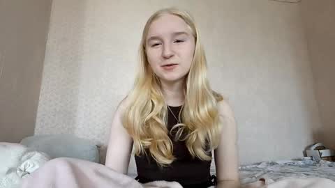Snapshot of glennabeem chatting on 04.17.26 Laura online show from 04.17.26