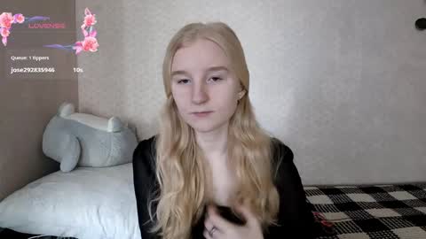 Snapshot of glennabeem chatting on 04.30.26 Laura online show from 04.30.26