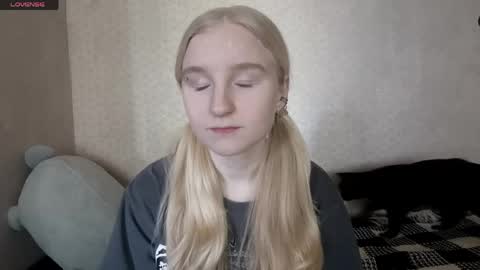 Snapshot of glennabeem chatting on 05.04.26 Laura online show from 05.04.26