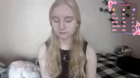Snapshot of glennabeem chatting on 05.08.26 Laura online show from 05.08.26