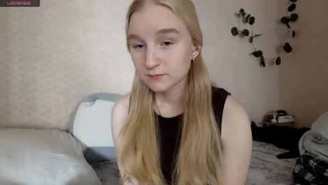 Snapshot of glennabeem chatting on 05.18.26 Laura online show from 05.18.26