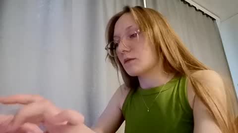 Snapshot of glennisbreck chatting on 05.18.26 Juliet online show from 05.18.26