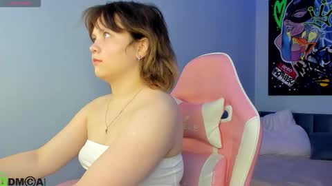Snapshot of glimmer_goddesss chatting on 09.17.25 glimmer_goddesss online show from 09.17.25