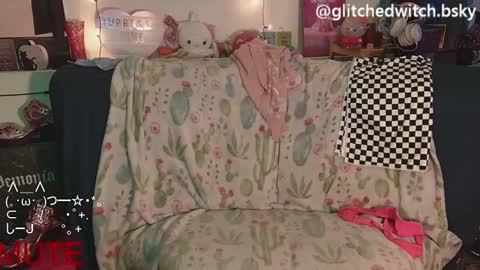 Snapshot of glitchwitch chatting on 12.13.24 Glitch online show from 12.13.24