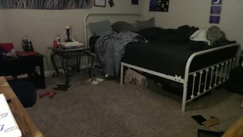 Snapshot of glitterspace chatting on 01.17.26 anna online show from 01.17.26