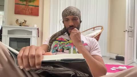 Snapshot of globalmovement chatting on 04.23.26 globalmovement online show from 04.23.26