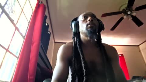 Snapshot of glomightyj chatting on 06.27.26 glomightyj online show from 06.27.26