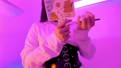 Snapshot of gloomydoll chatting on 09.23.25 Mimi online show from 09.23.25