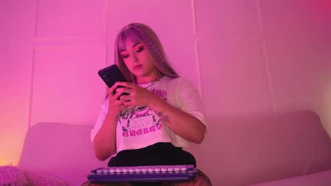 Snapshot of gloomydoll chatting on 05.29.26 Mimi online show from 05.29.26
