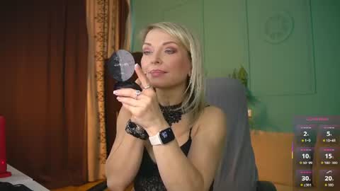 Snapshot of gloria_lovely chatting on 06.11.26 Gloria online show from 06.11.26