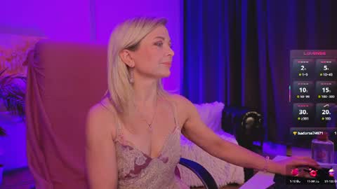 Snapshot of gloria_lovely chatting on 07.07.26 Gloria online show from 07.07.26