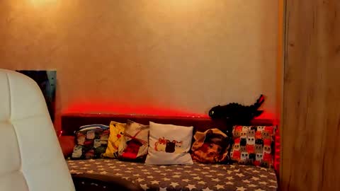 Gloria Wood online show from 12.16.24